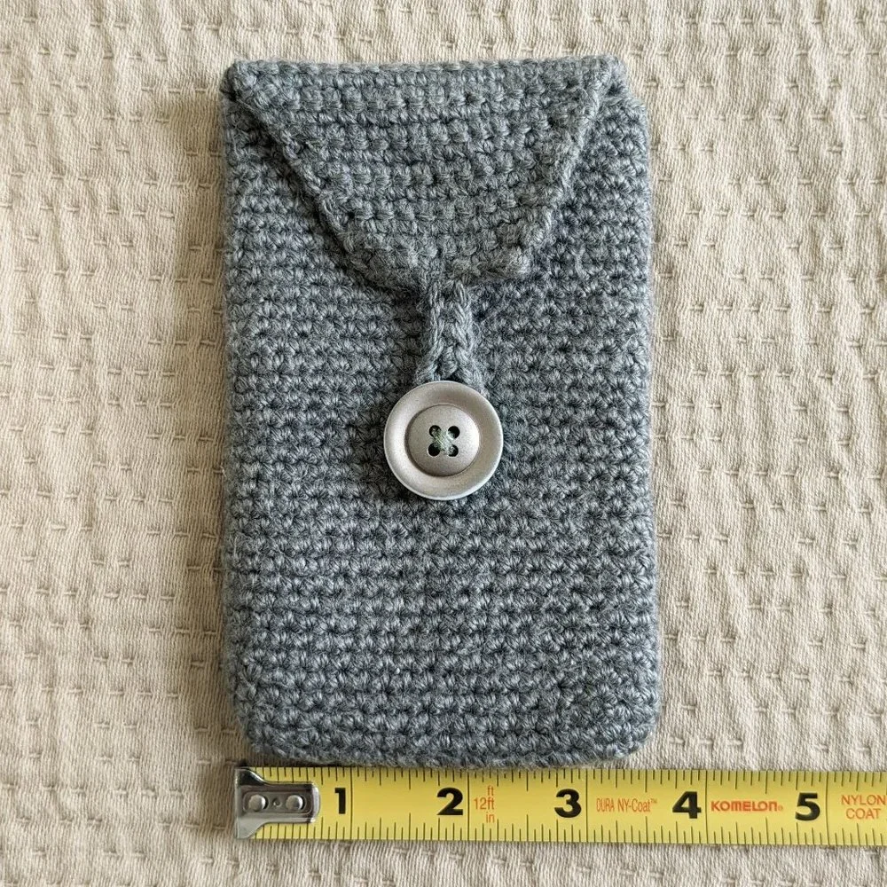 Crochet phone case